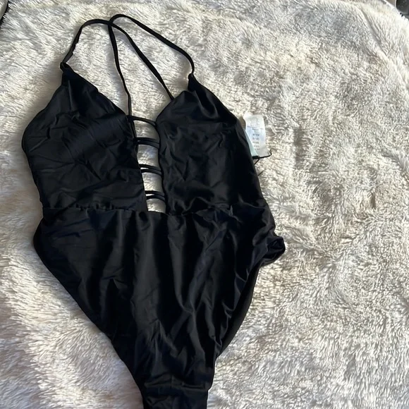 The bikini lab black swimsuit. - Picture 3 of 6